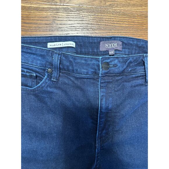 NYDJ Lift & Tuck Marilyn Straight Leg Jeans Size 16W - Picture 4 of 5